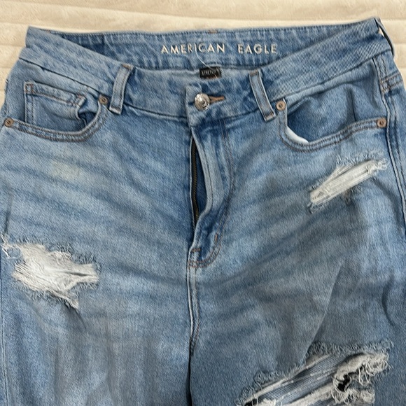 American Eagle Curvy Mom Jean Stretch - Picture 3 of 8